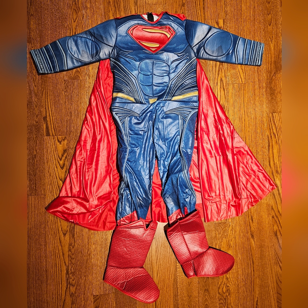 Chasing Fireflies Ultimate Superman Dawn of Justice costume - like new!